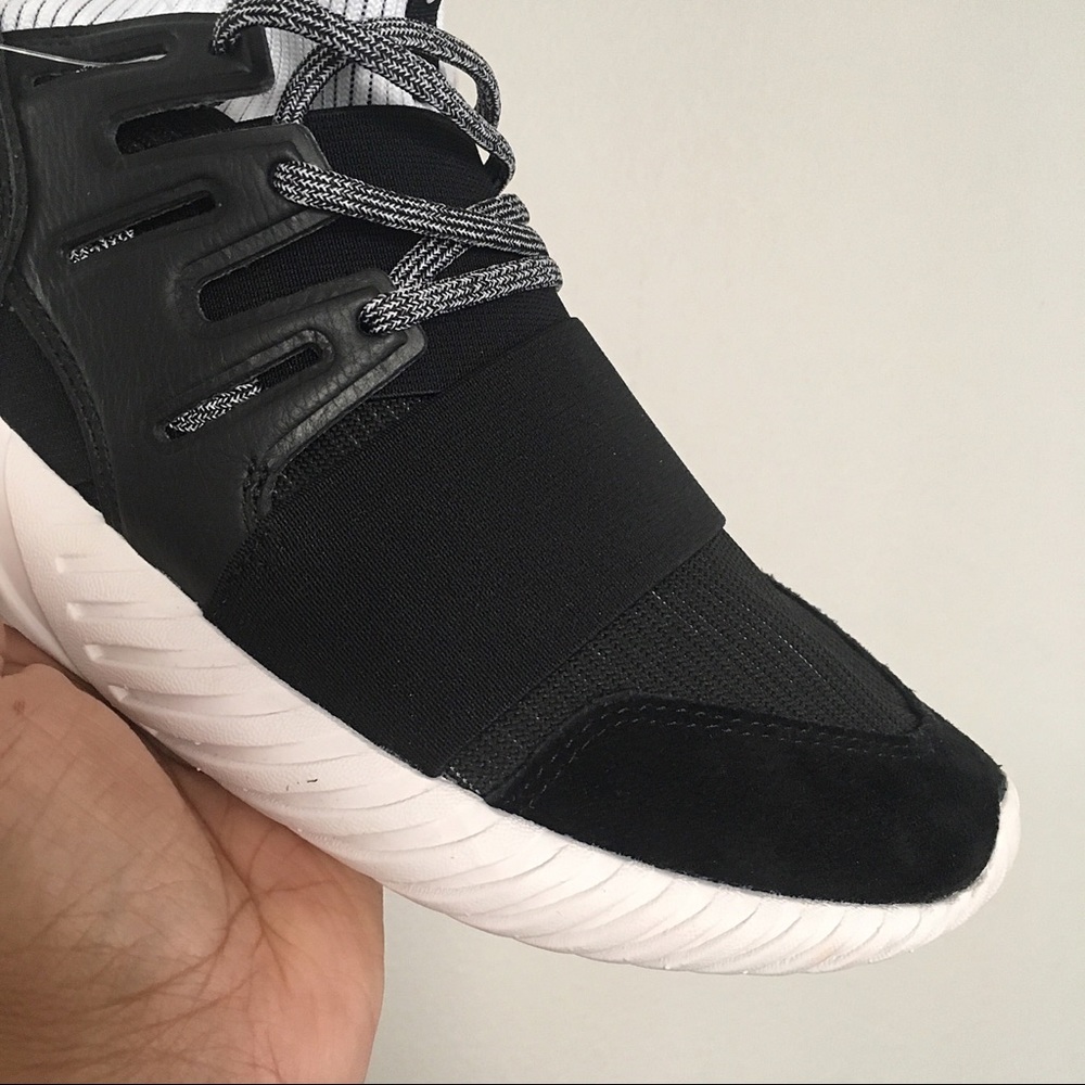 NWT Adidas Tubular Doom Core Black Men’s Shoes - Picture 6 of 7